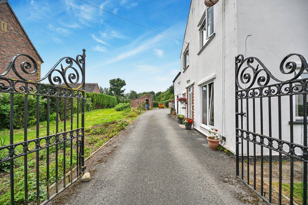 Property photo 3 of 38