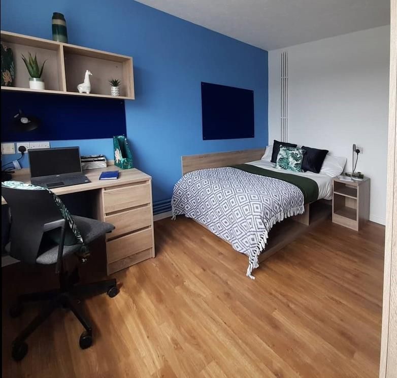 Property photo 2 of 18