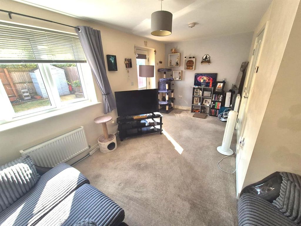 Property photo 3 of 12 Living Room