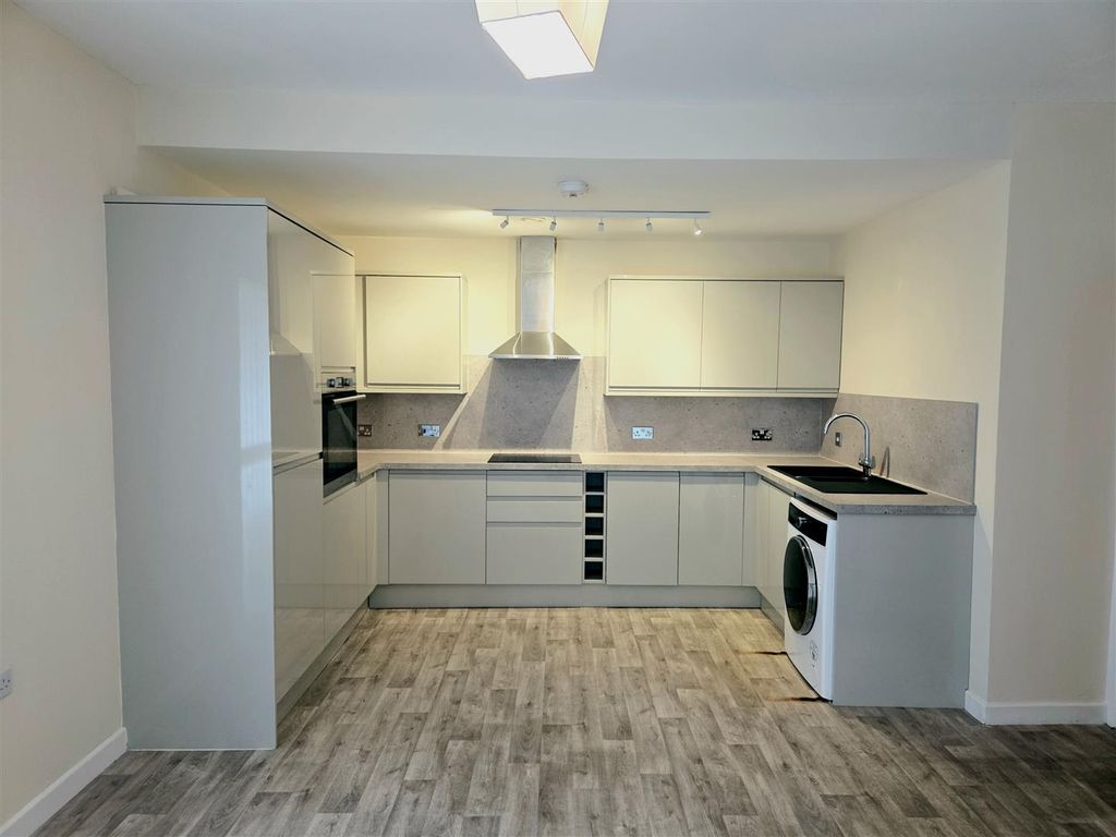 Property photo 3 of 7 Kit.Jpg