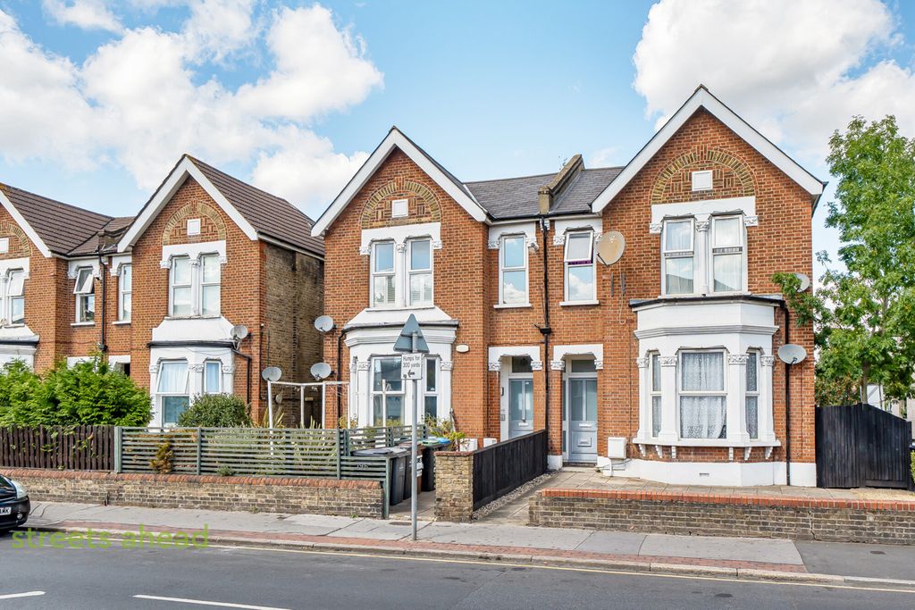 Property photo 1 of 16 24F9980E-71Ef-458...