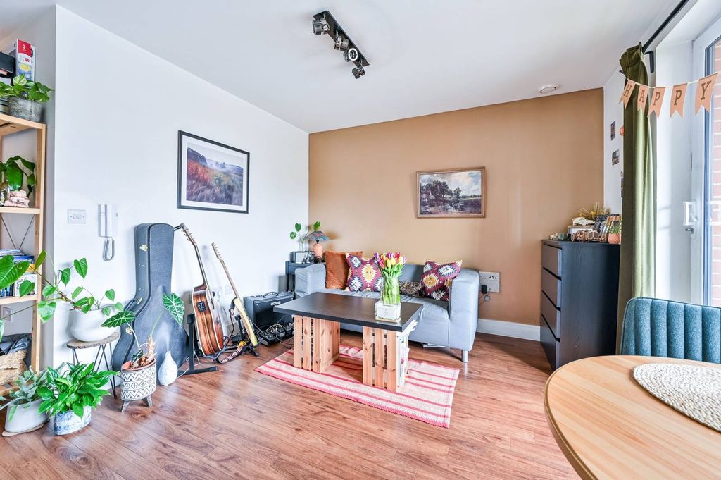 Property photo 2 of 10