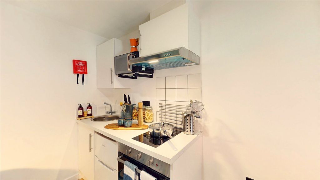 Property photo 3 of 4 Picture No. 20