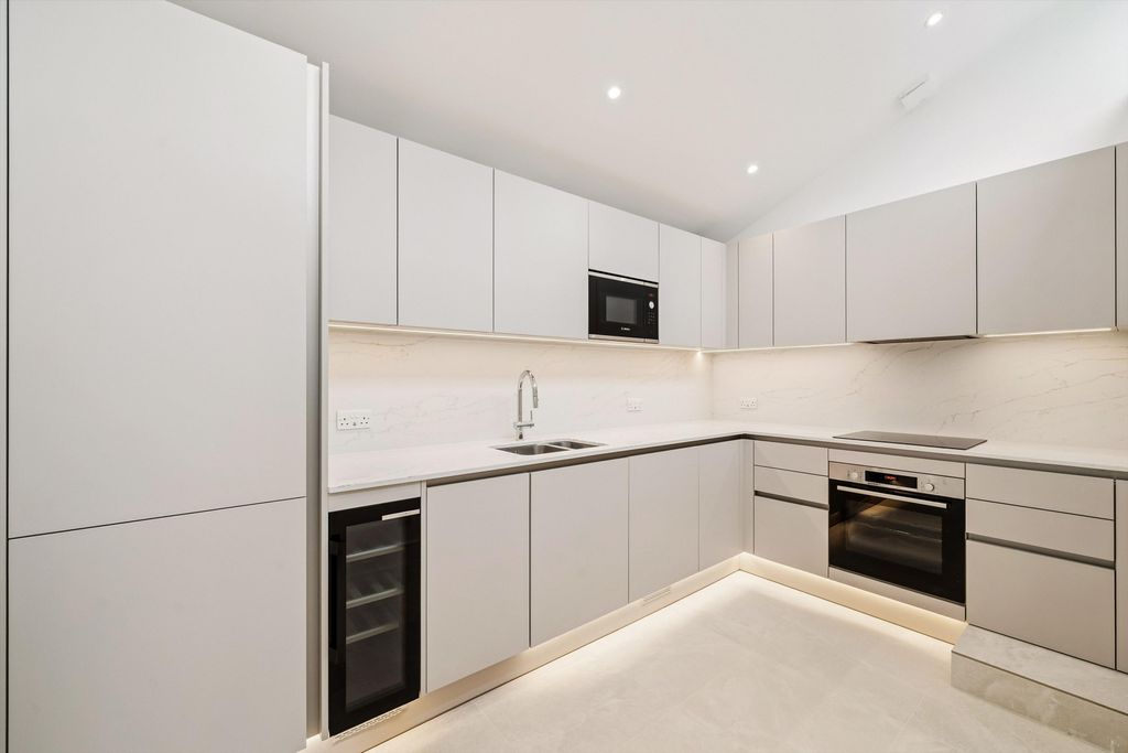 Property photo 2 of 11 Image