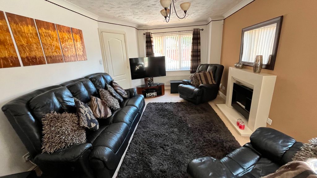 Property photo 3 of 19