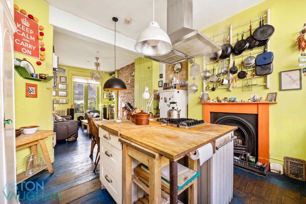 Property photo 3 of 26 4592332