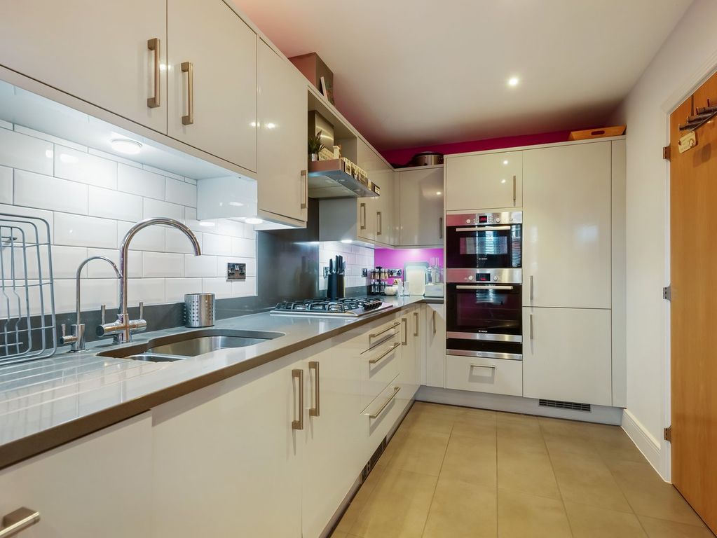 Property photo 3 of 23