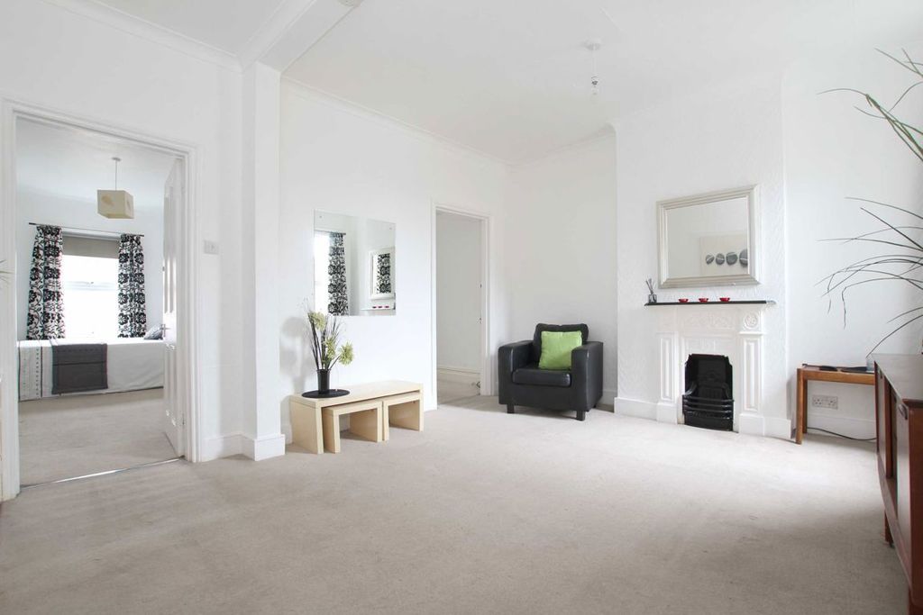 Property photo 1 of 3