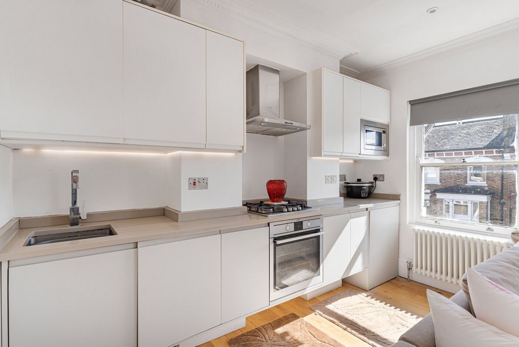 Property photo 3 of 8