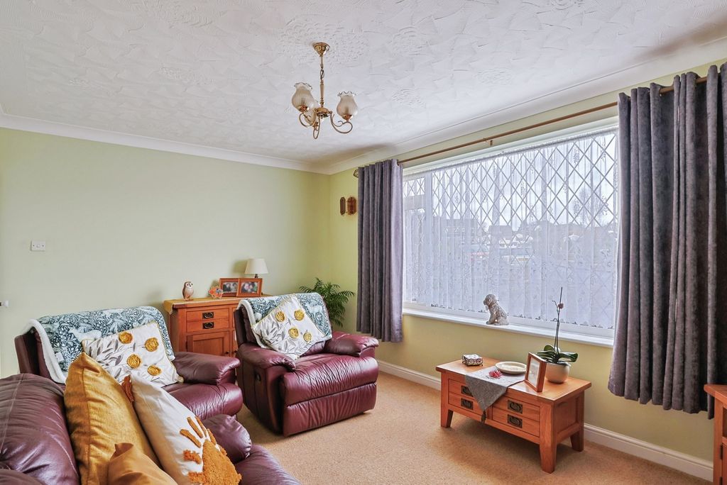 Property photo 3 of 17 Pbox-Img.Jpg