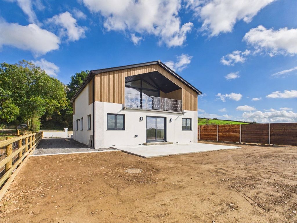 Property photo 3 of 17 Picture No. 23