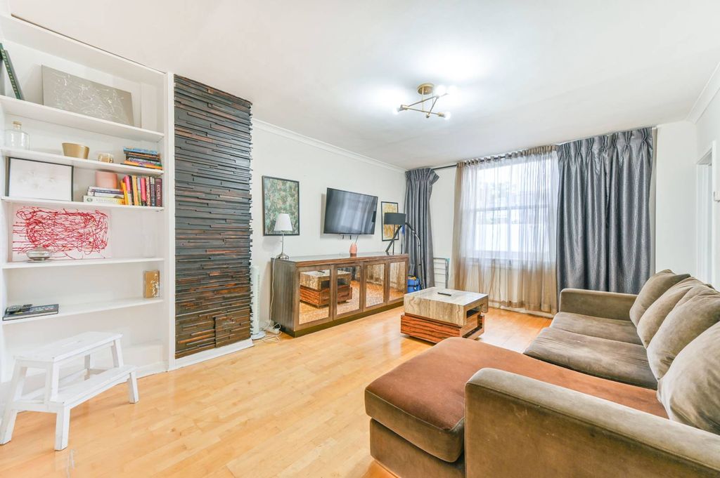 Property photo 2 of 11