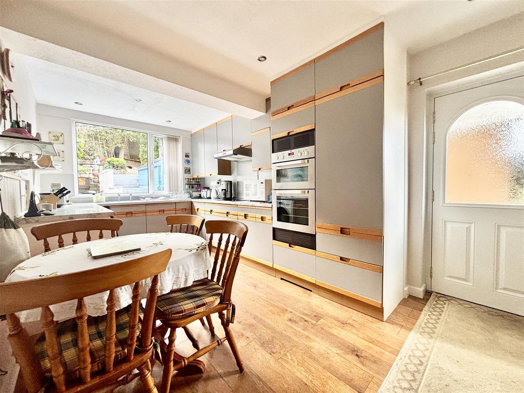 Property photo 3 of 29