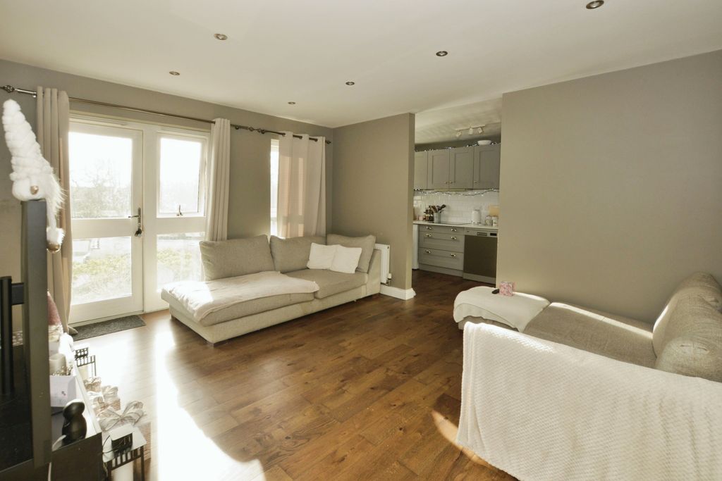 Property photo 2 of 16 Photography