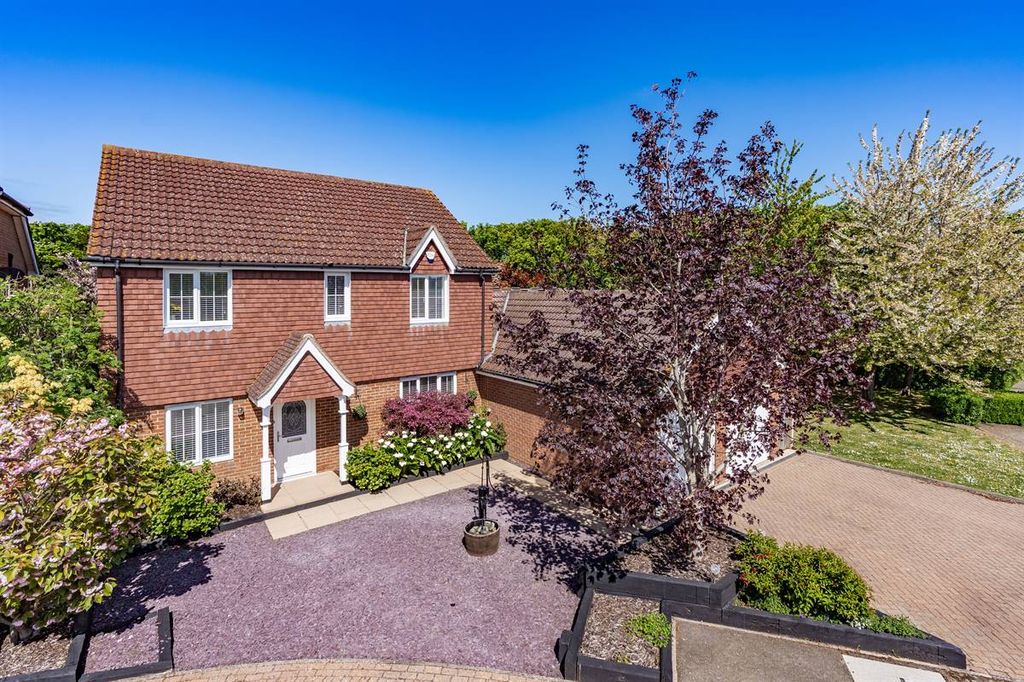 Property photo 1 of 28