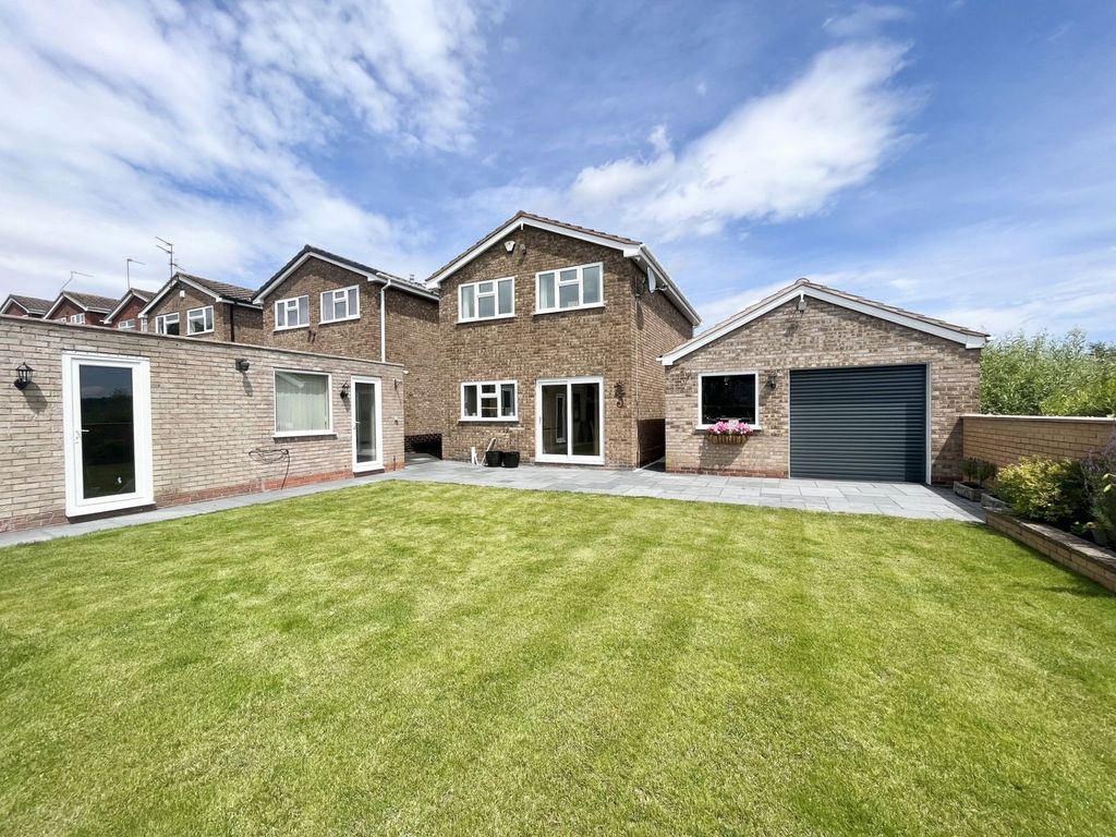 Property photo 2 of 31