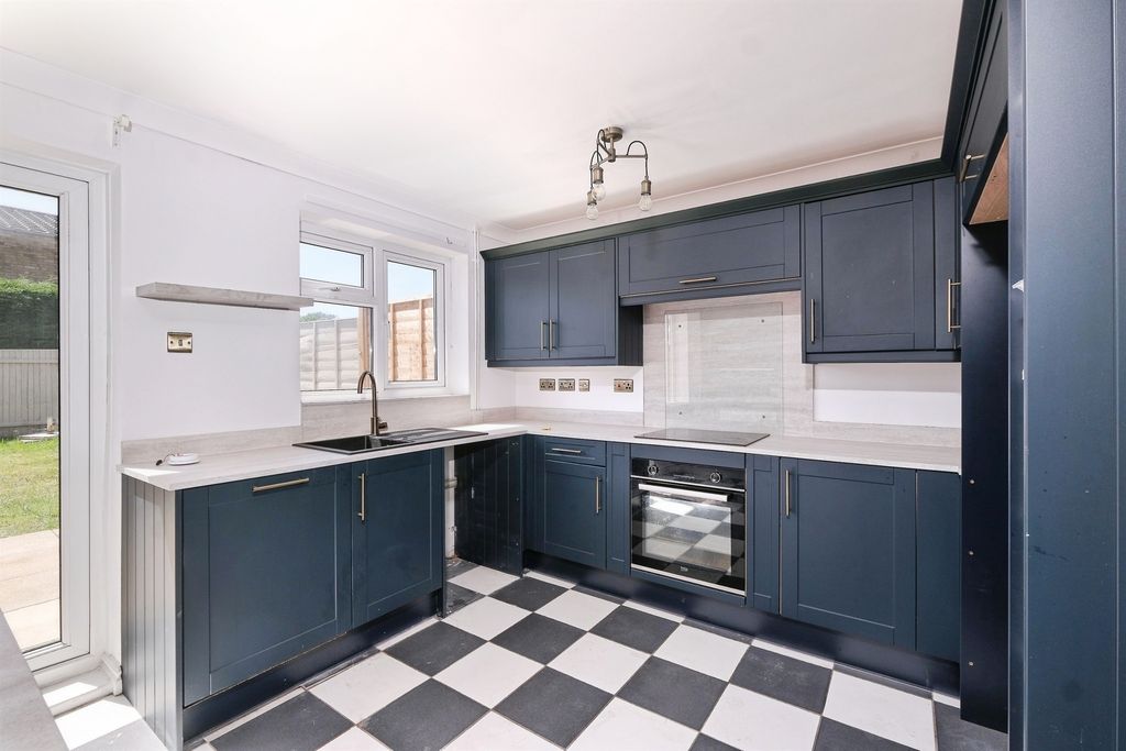Property photo 3 of 19