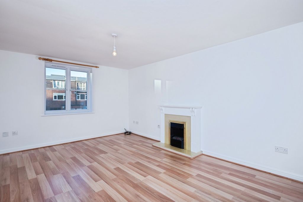 Property photo 2 of 17 Pbox-Img.Jpg