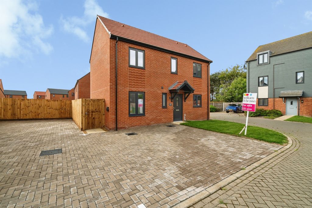 Property photo 1 of 28
