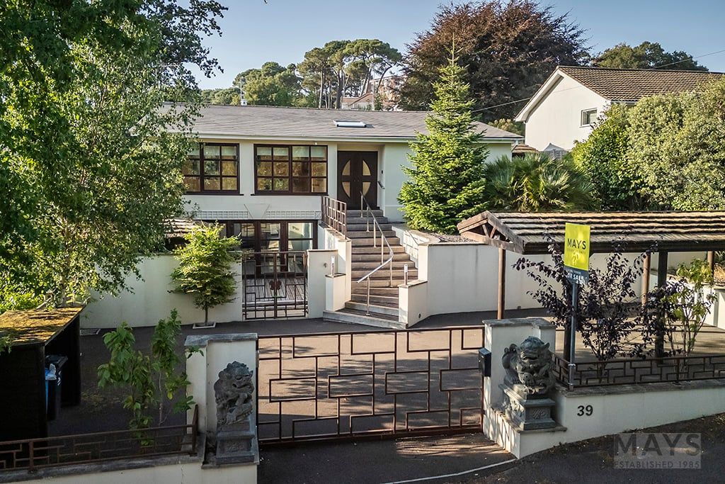 Property photo 1 of 34