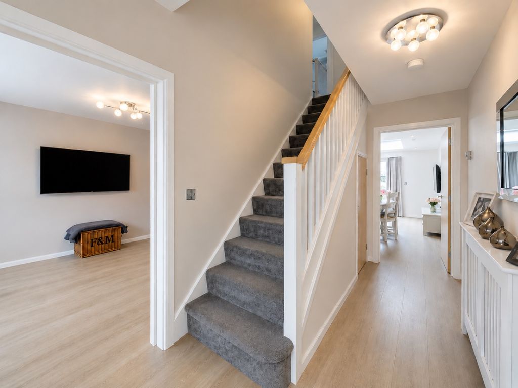 Property photo 2 of 18 5276611