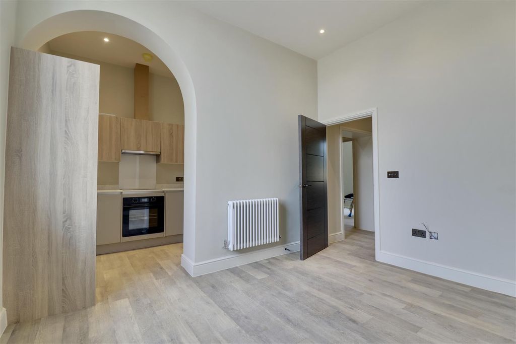 Property photo 1 of 8 7C1A72B8-747A-476E-A2A4-C48Aeafae581_1_201_A.Jpeg