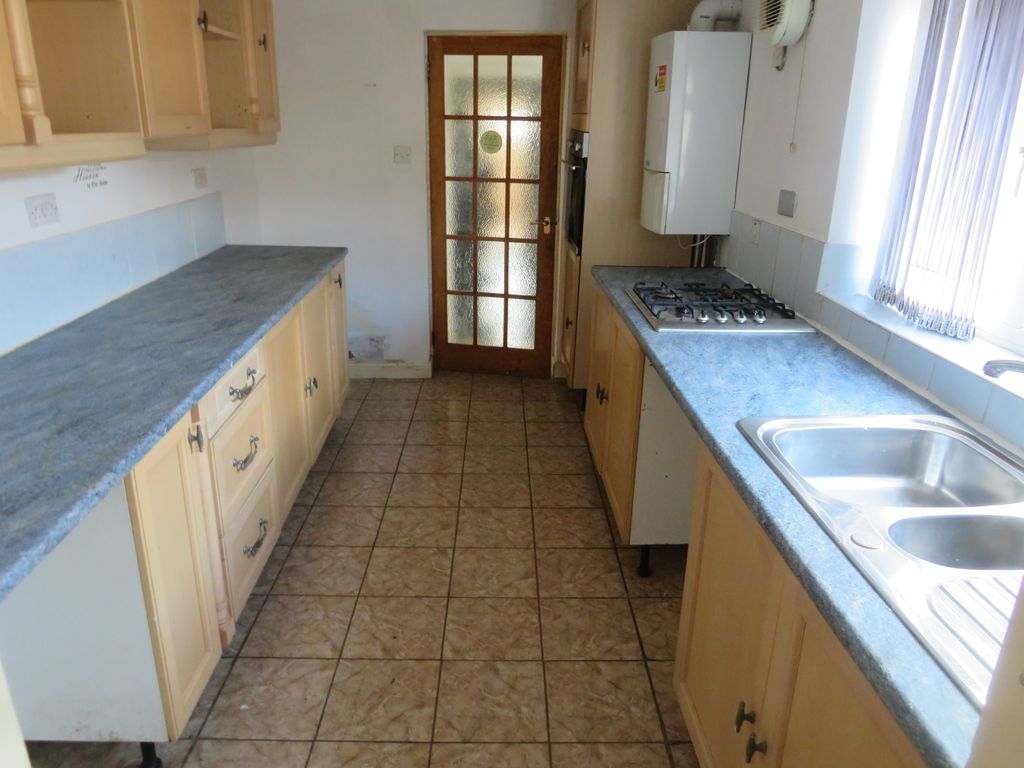 Property photo 3 of 9 Kitchen