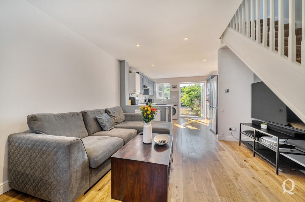Property photo 3 of 20 48Bd6E5F-8E11-40E...