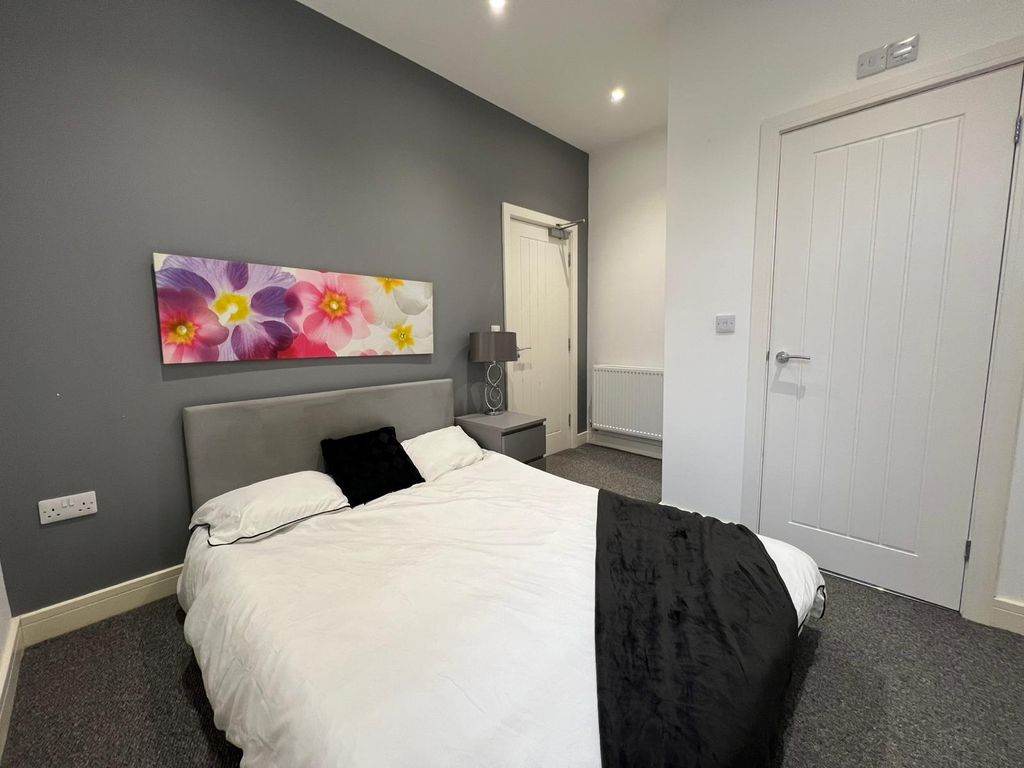 Property photo 1 of 9 Luxury En-Suite Room Inclusive Of Bills
