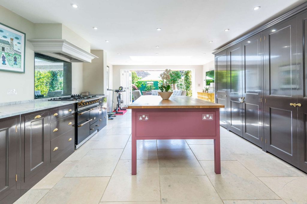 Property photo 3 of 16 Elegant Kitchen