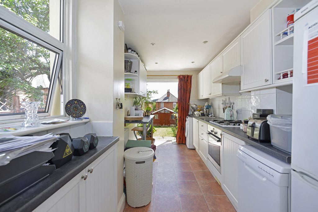 Property photo 3 of 14 Kitchen