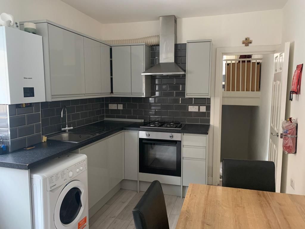 Property photo 2 of 9 Kitchen