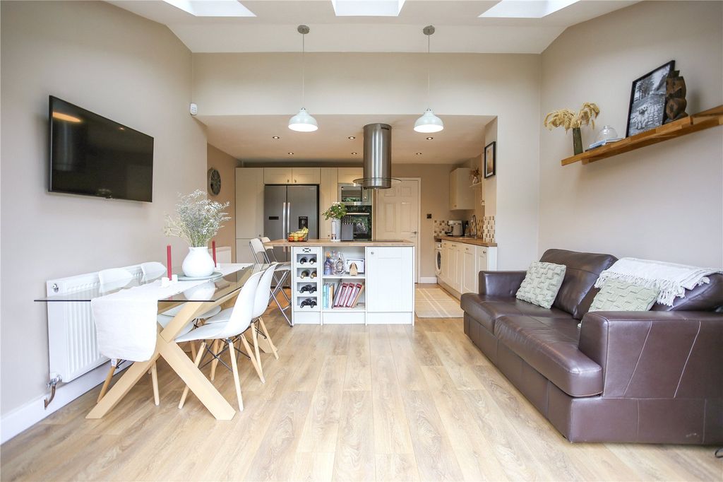 Property photo 3 of 17 Picture No. 04