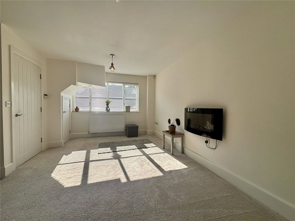 Property photo 2 of 19 Picture No. 22
