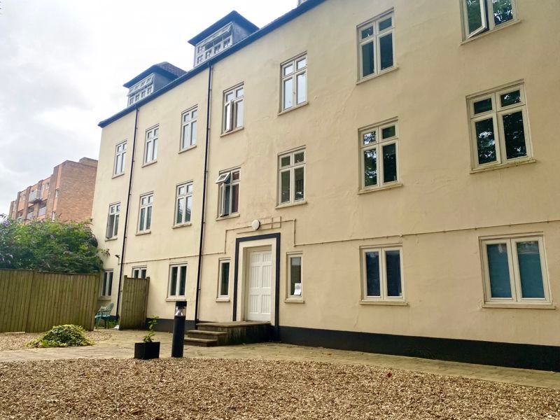 Property photo 1 of 9 Photo 9