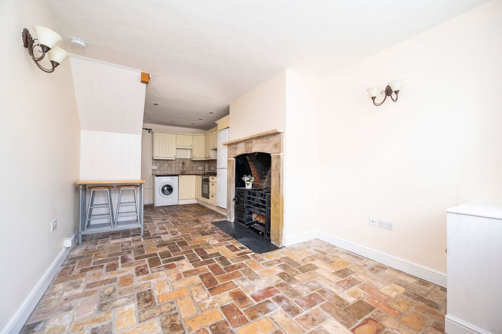 Property photo 3 of 13