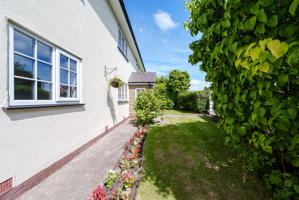 Property photo 3 of 33 Photo 27