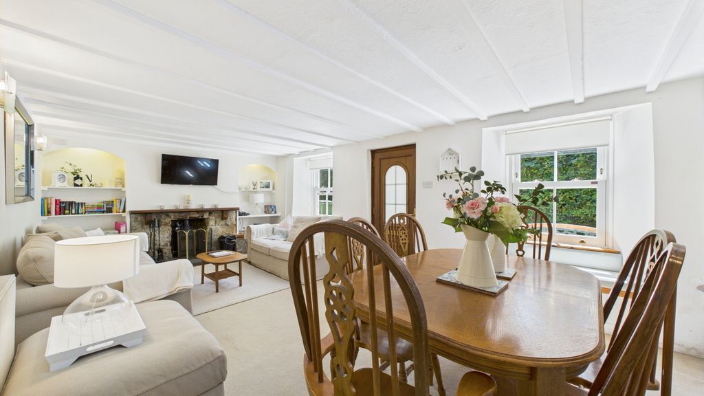 Property photo 3 of 12 Gallery