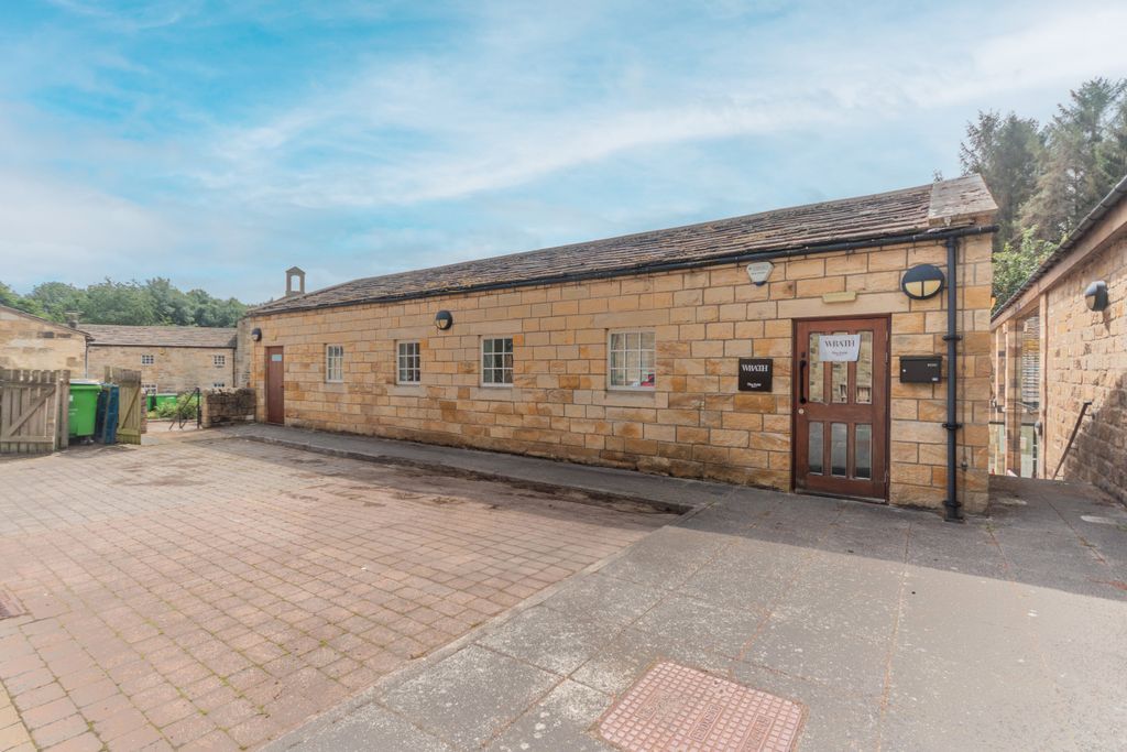 Property photo 1 of 2