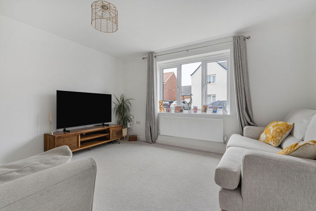 Property photo 3 of 15