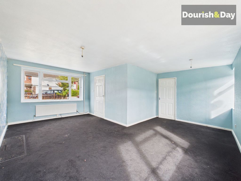Property photo 2 of 17 Living / Dining Room
