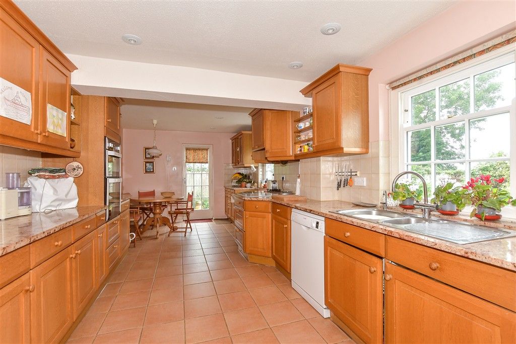 Property photo 3 of 15 Kitchen/Breakfast Room