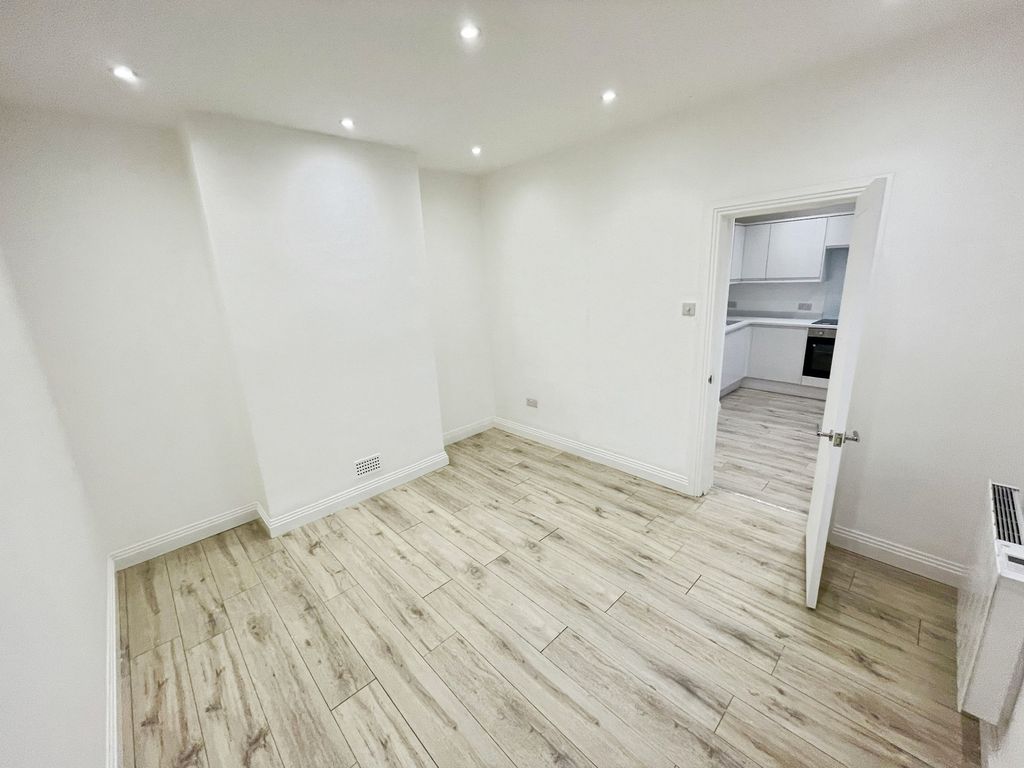 Property photo 1 of 5 Pbox-Img.Jpg