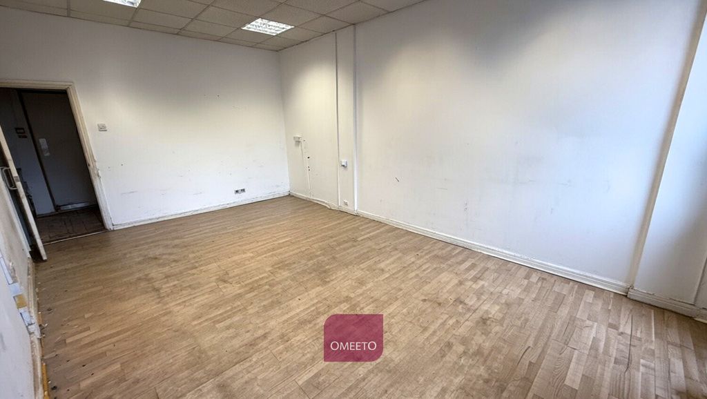 Property photo 3 of 5 Shop To Rent