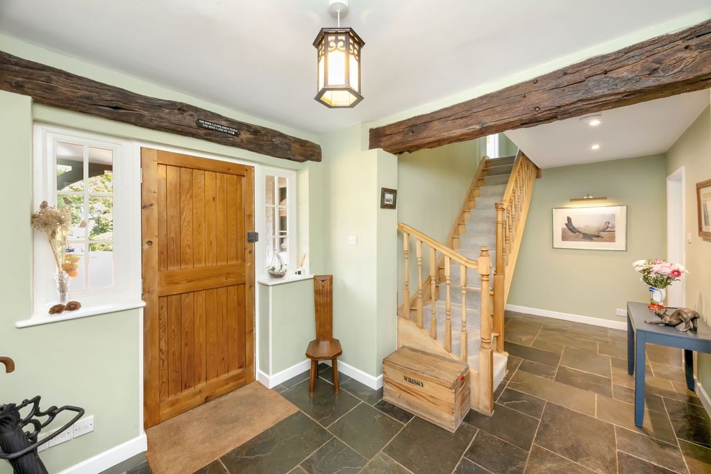 Property photo 3 of 34