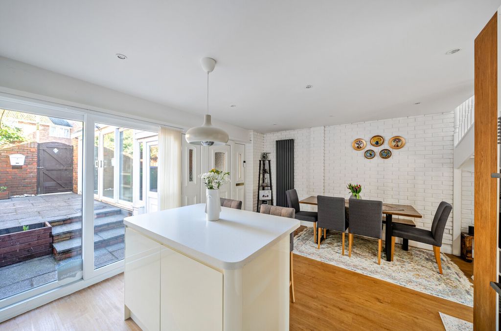 Property photo 3 of 14 1420700-27-69A5c6...