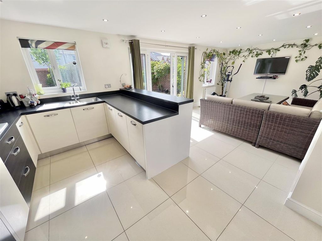 Property photo 2 of 31 Image 2