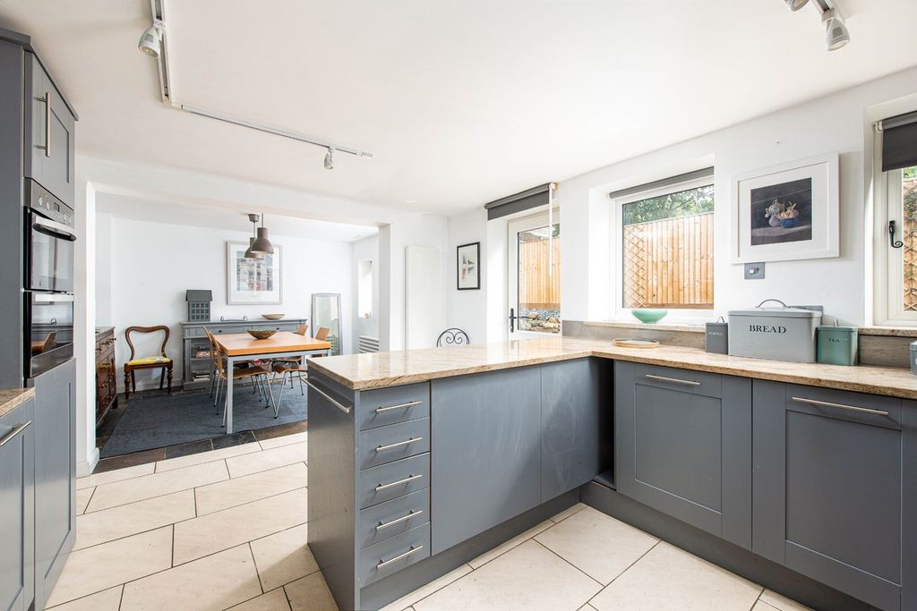 Property photo 3 of 15