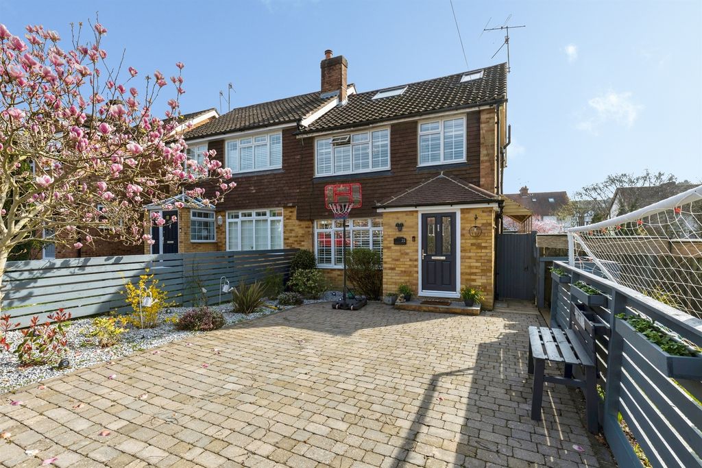 Property photo 1 of 20