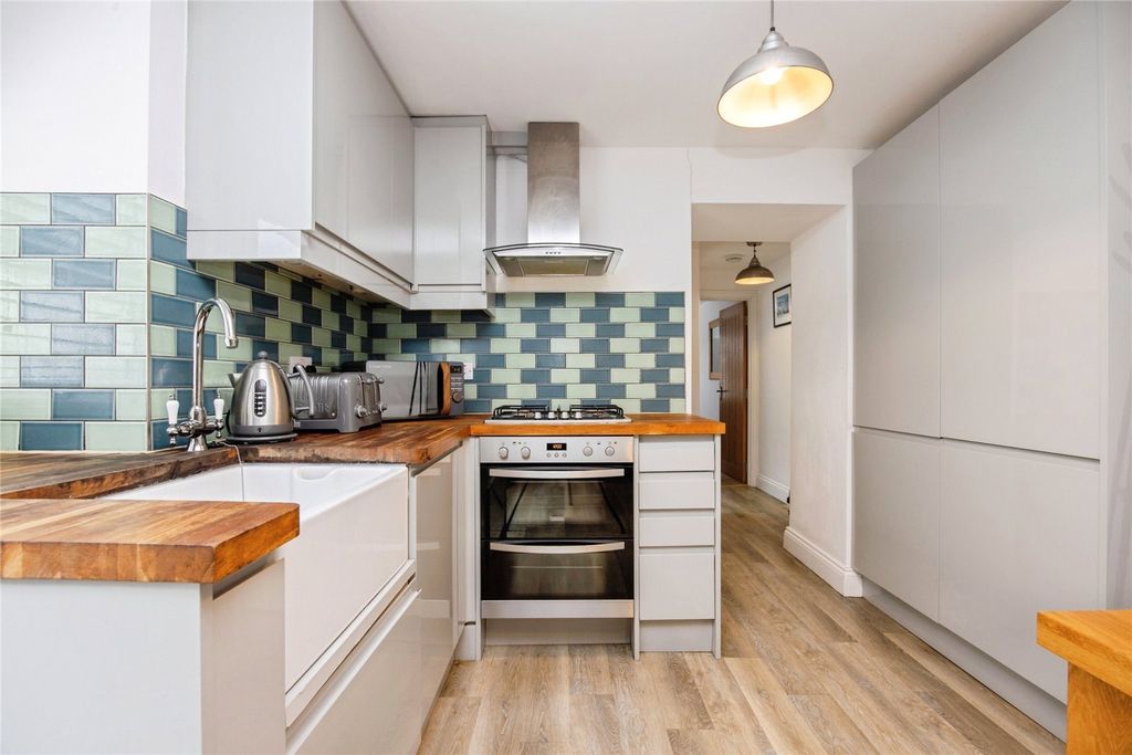 Property photo 3 of 18 Picture No. 12